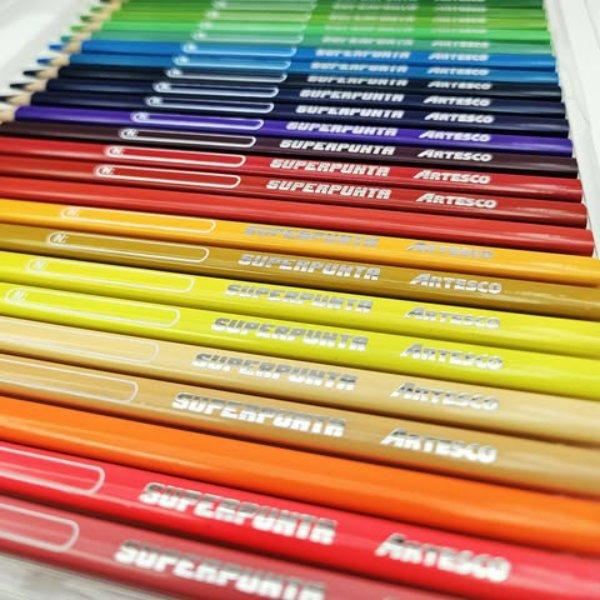 ¿Tu hijo solo quiere dibujar con un color? Tips para que deje entrar el arcoiris en su vida