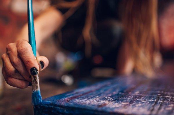 ¿Sabías que puedes convertir tus témperas en pintura tipo acrílica? Aquí te contamos todo