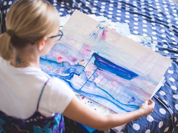 “Tu estilo, tu voz: cómo encontrar tu identidad artística paso a paso”