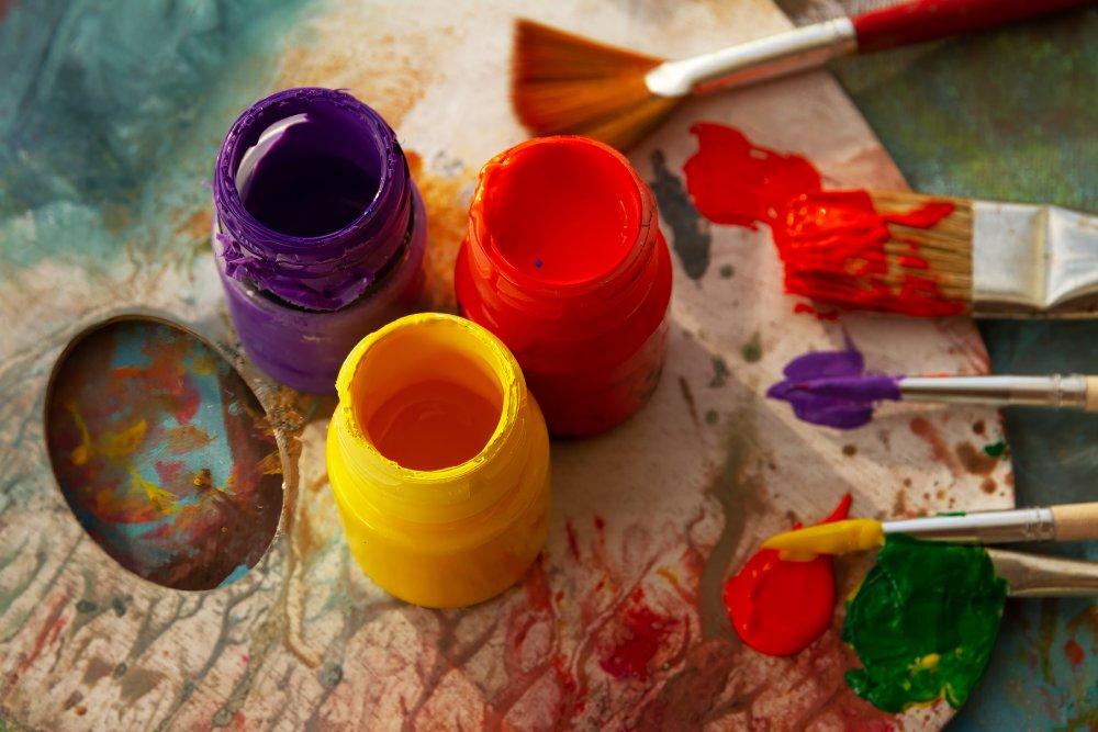 ¿Sabías que puedes convertir tus témperas en pintura tipo acrílica? Aquí te contamos todo