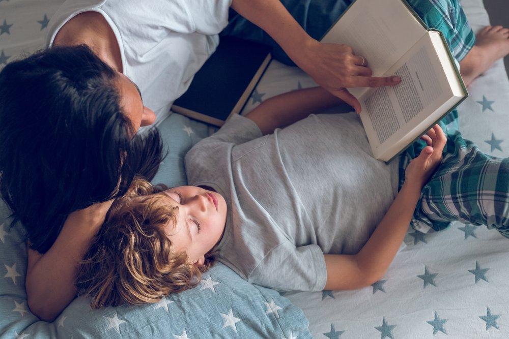 ¿Una película o un libro antes de dormir?